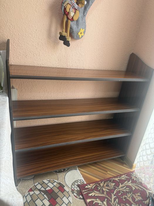 Обувная полка из дерева