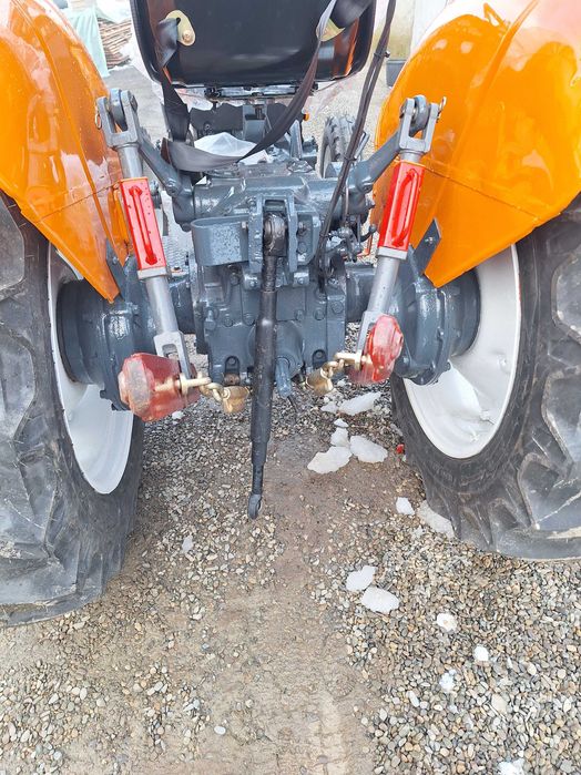 Tarctor Fiat 445 perfect pentru vie si livada