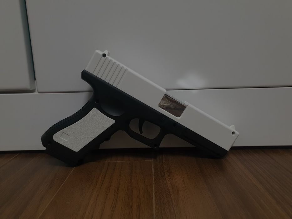 игрушечный glock, игрушечный пистолет