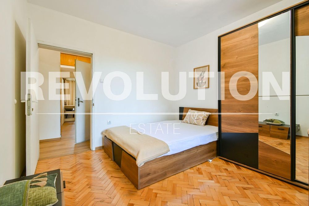 Продава се Тристаен апартамент в София, Център - 84 кв.м за 5239 €/кв.м - Снимка #5