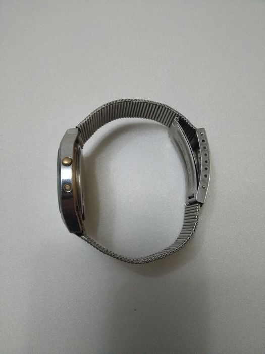 Часы наручные Электроника 5. Кварц ЖКИ. СССР.