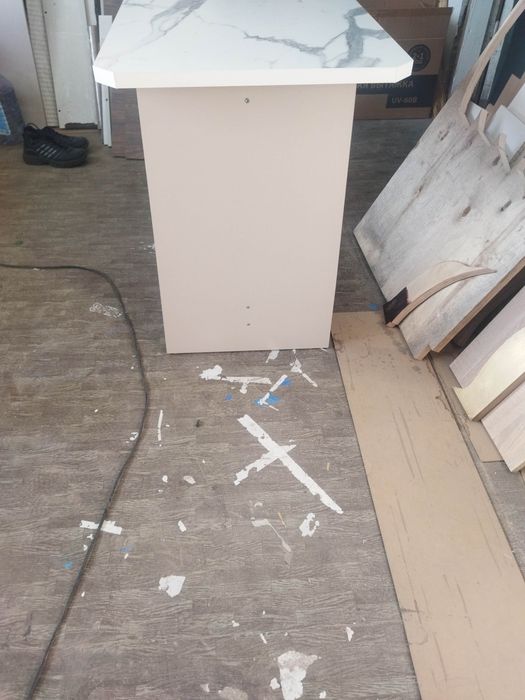 Продам стол обеденный новый