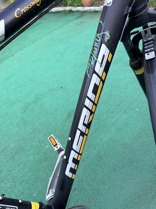 Bicicletă Trekking / Hybrid Merida Crossway TFS 500 – Cadru Aluminiu, Roți 28"