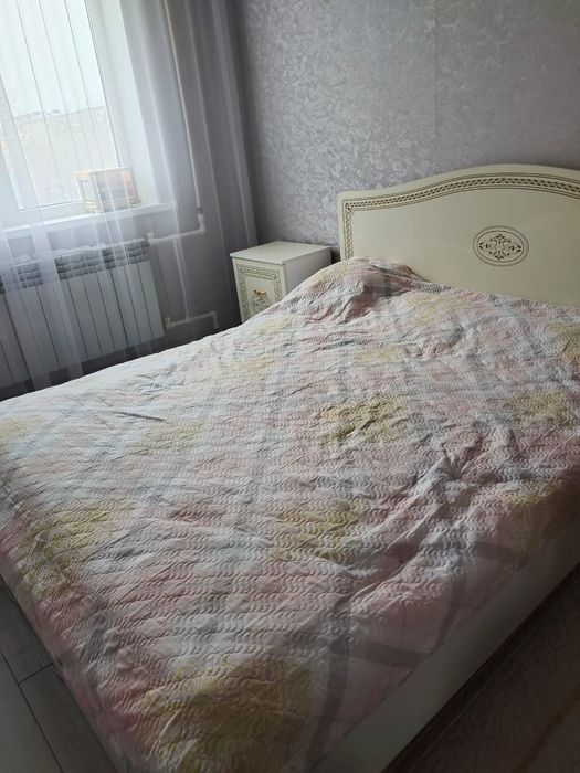 Продам кровать 160*200 с двумя тумбами в отл состоянии за 25000