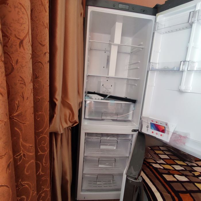 Продам новый холодильник