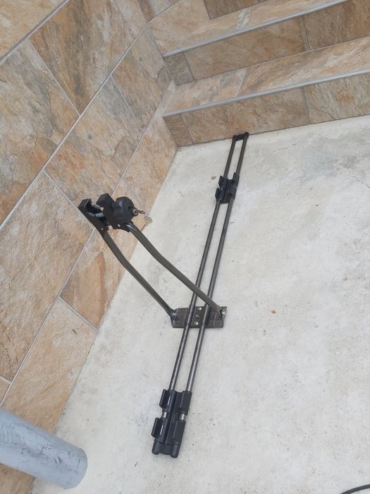 Vând suport auto pentru biciclete