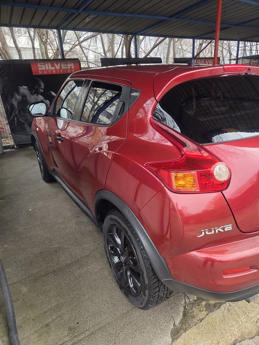 Nissan Juke 1.6 2011г.