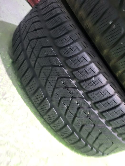 4 бр зимни 215/55/18 Pirelli