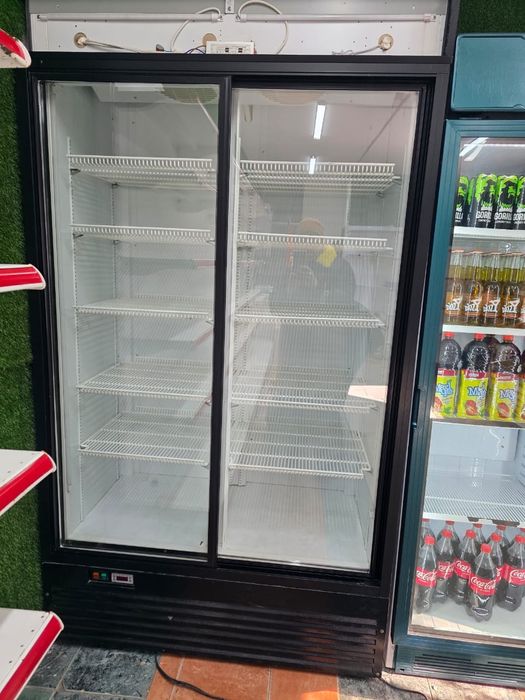 Витиринный холодильник