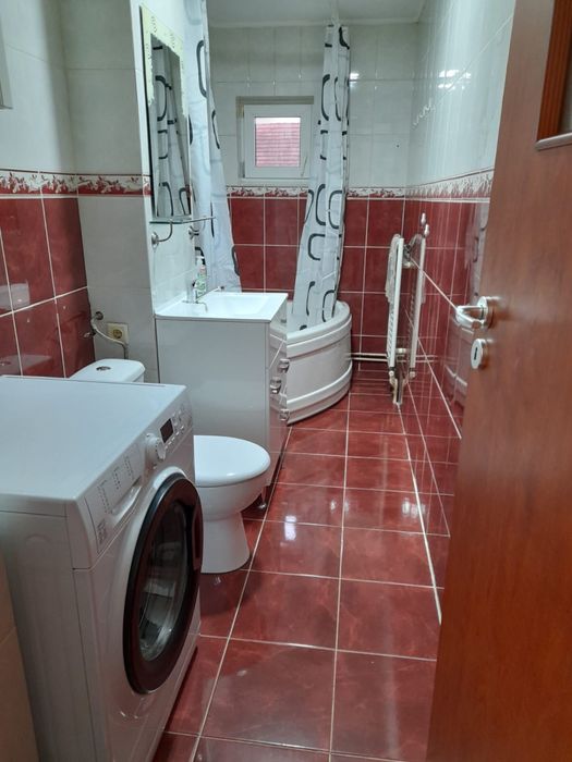 Inchiriez apartament