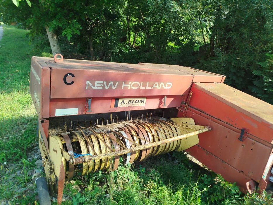 Vând presă baloti new holland 376 cu mici probleme
