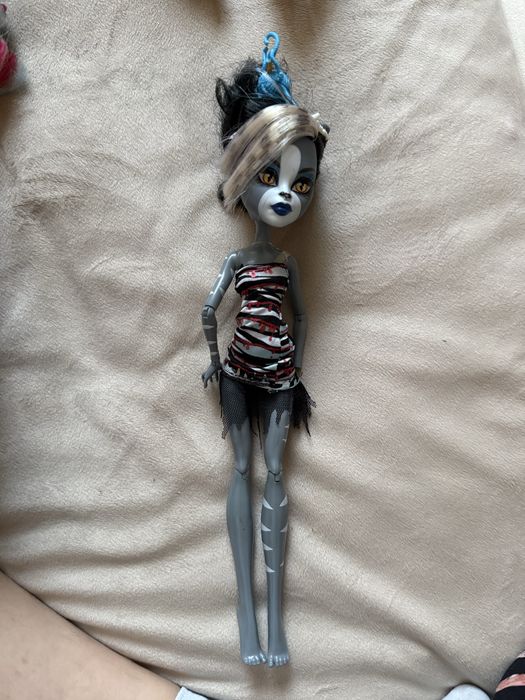 Продается Monster High куклы, каждый 15000,10000 стоит