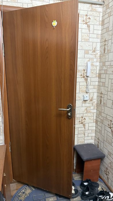 Срочно Продам дверей