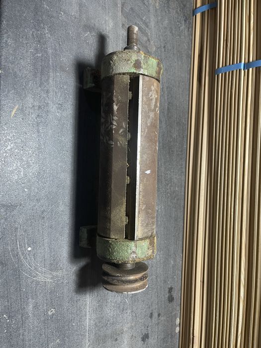 Продава се  Вал за абрихт