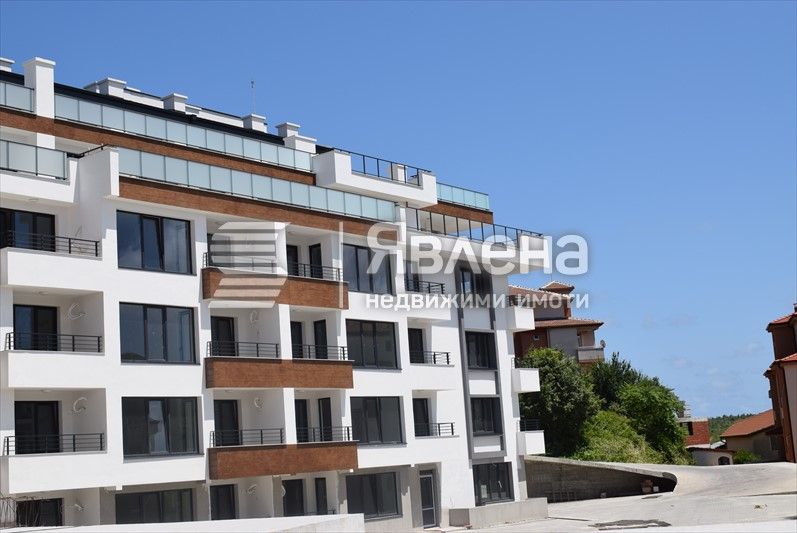 Продава се Едностаен апартамент в Царево - 40 кв.м за 1144 €/кв.м - Снимка #1