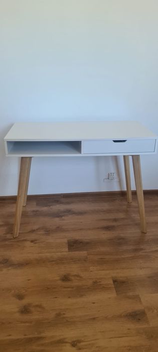 Birou Alb TAMHOLT cu Picioare Lemn (100x50 cm) - Mai multe bucăți disponibile