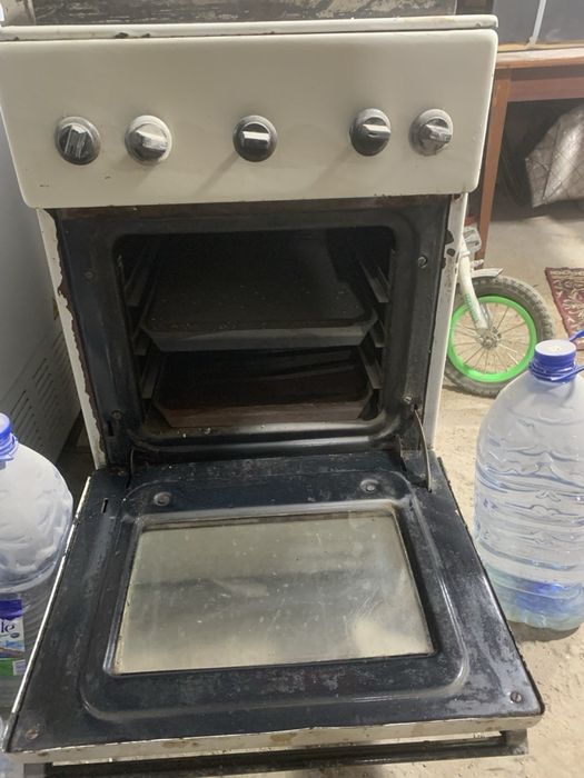 Продам газ плиту