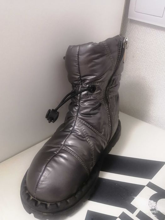 Продам детскую обувь на девочку