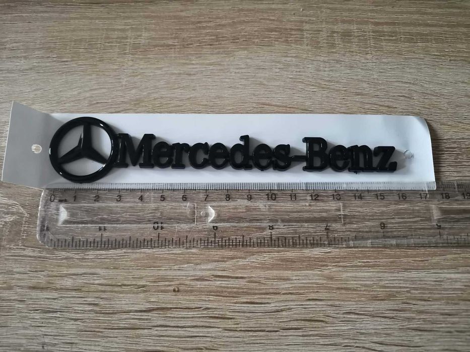 черен надпис Mercedes-Benz малък размер