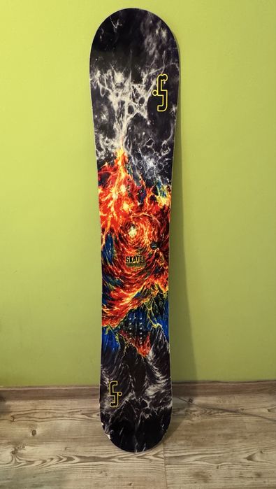 НОВО ЗАРЕЖДАНЕ! На Сноуборд дъски с различни цени.