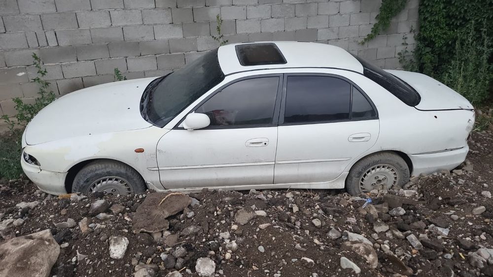 Mitsubishi Galant