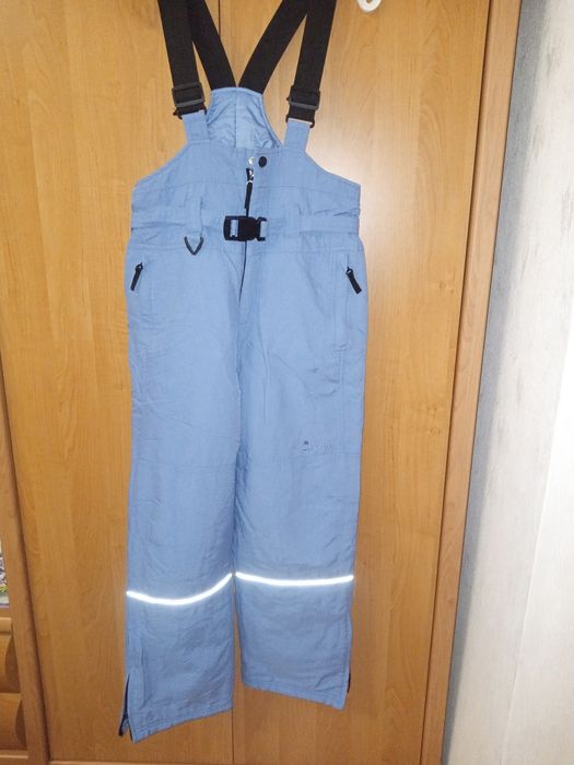 Зимний спортивный костюм