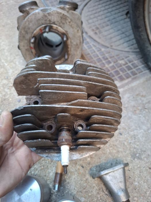 Piese motocicleta IJ 350 cilindru,quiloasa