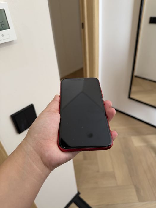iPhone 11 128гб красный