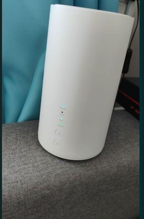 Router Huawei Gigacube B528s-23a LTE 4G Cat. 6 Wi-Fi 300Mbit SIM Card-