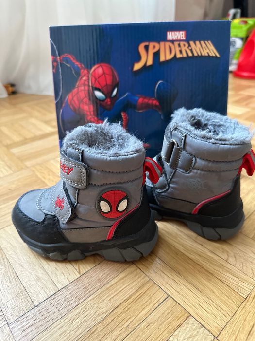 Papuci imblaniti pentru baieti, mărimea 20 si 21, 70 lei 2 perechi