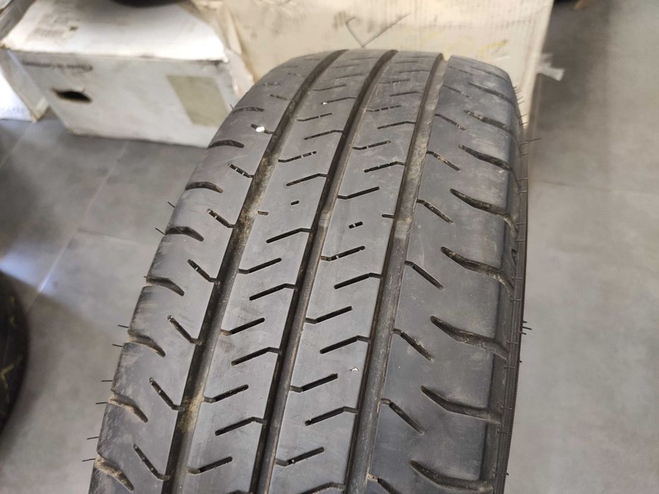 Единични гуми за БУС с размер 205 65 16 С