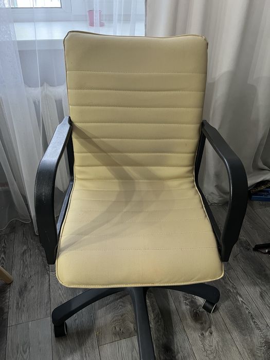 Продам кресло офисное