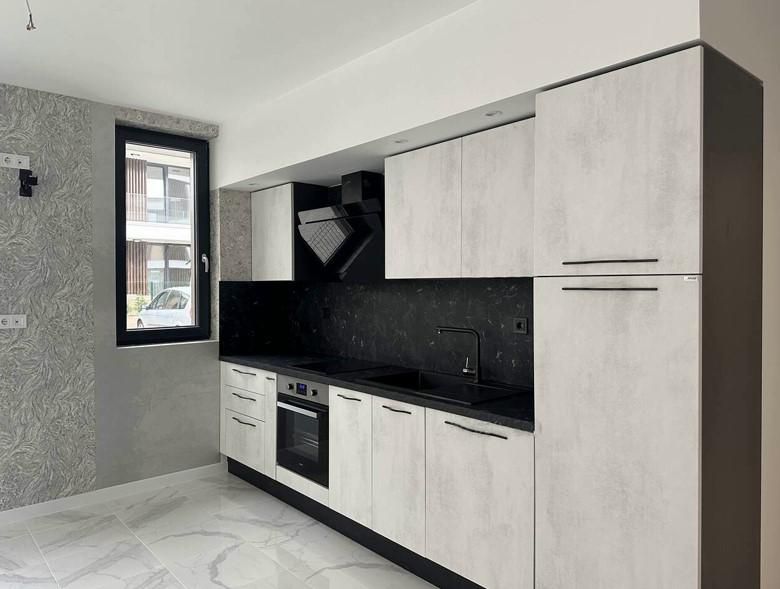 Дава се под наем Двустаен апартамент в Бургас, Сарафово - 80 кв.м за 816 € - Снимка #3