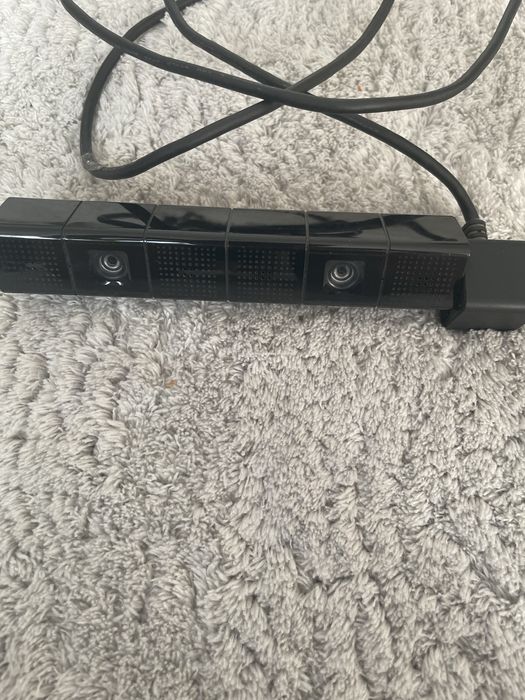 Sony Playstation 4 Slim + 3 controlerii de joc + camera-video