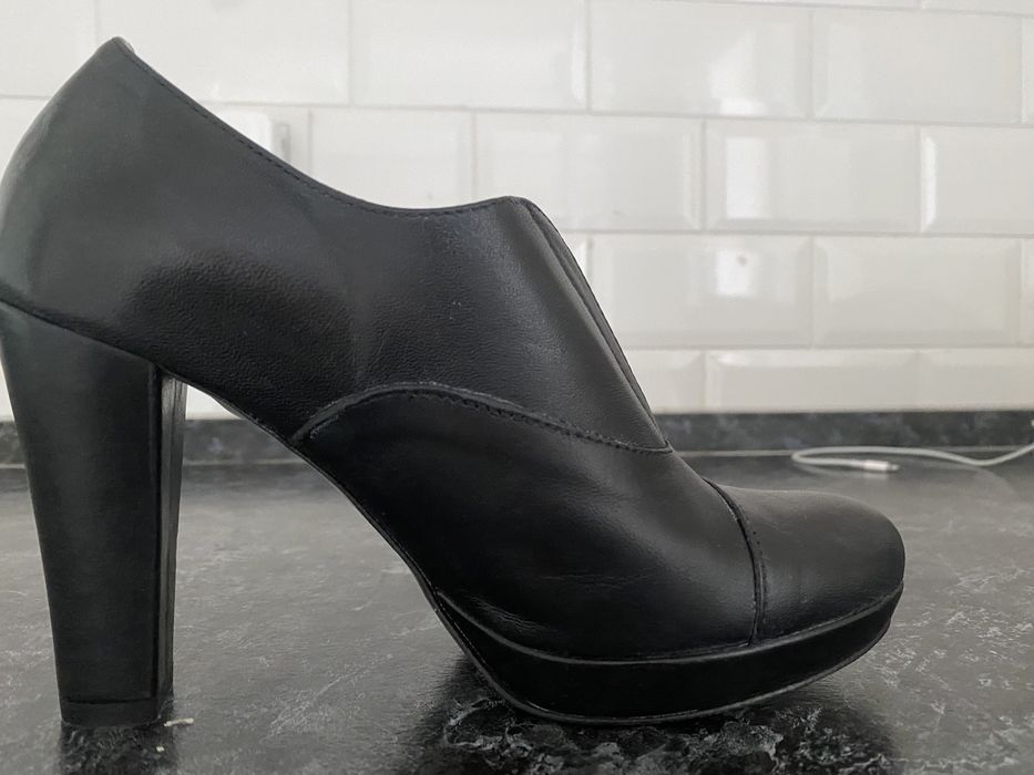 Новые кожаные ботильоны