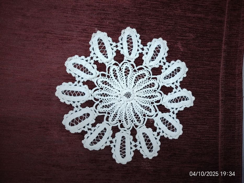 Плетени карета на една кука