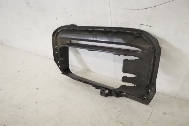 Ornament Grila Proiector Laterala Stanga Originala In Stare Buna Porsc