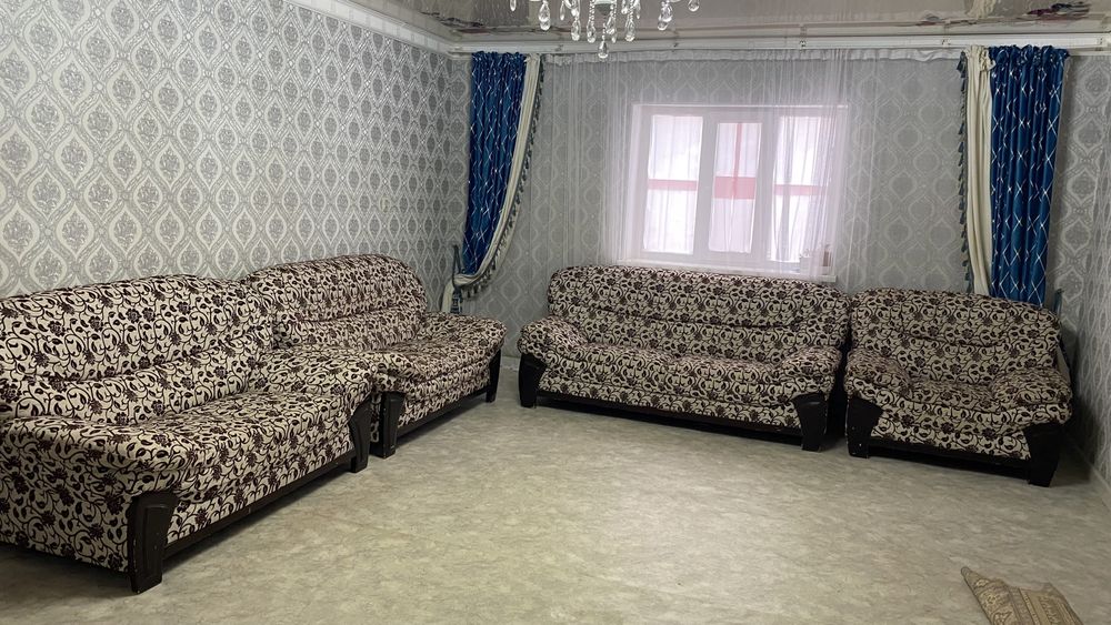 Диван 3, кресло 1 бу, жағдайы жақсы.