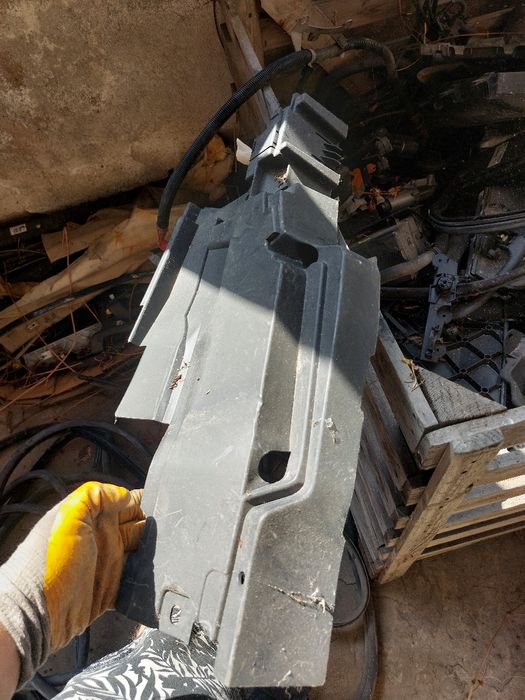 Кори двигателен отсек Бмв е60 520д 177кс е61 bmw e60 e61 520d n47