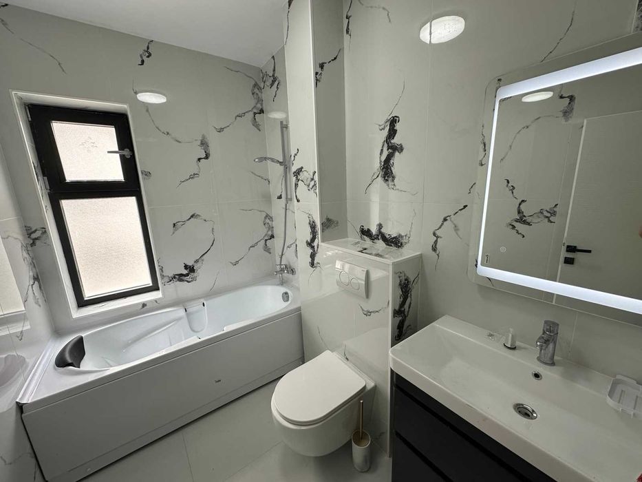 Apartament 3 Camere in bloc nou, zona Bradet