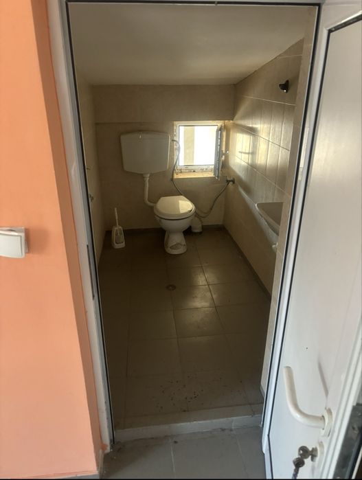 Промишлена сграда 800кв.м 10дка земя