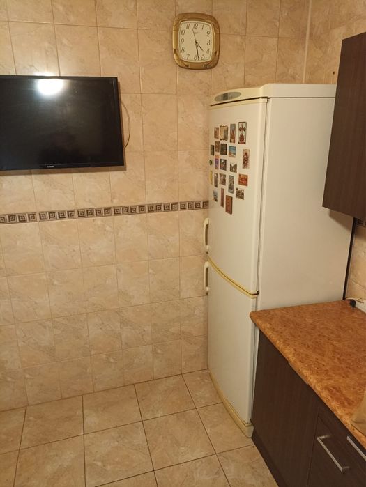 Inchiriez Camera la Curte, utilități incluse in buget