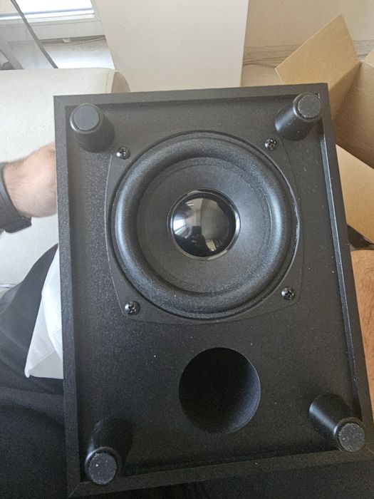 Суббуфер със тонколонки