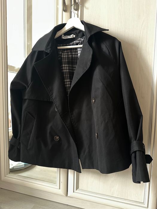 Лаконичное чёрное пальто