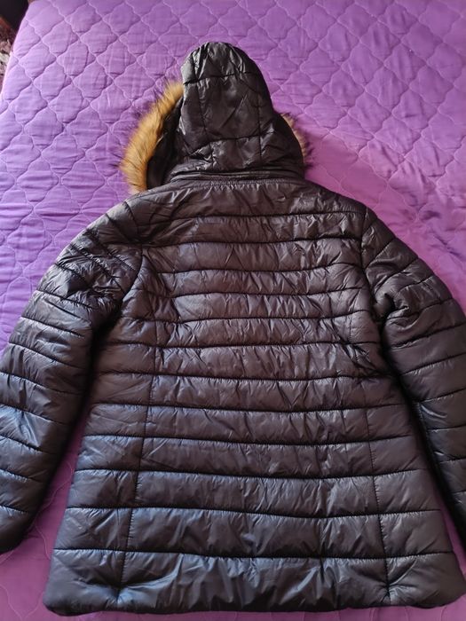 Дамско зимно яке със качулка със пух