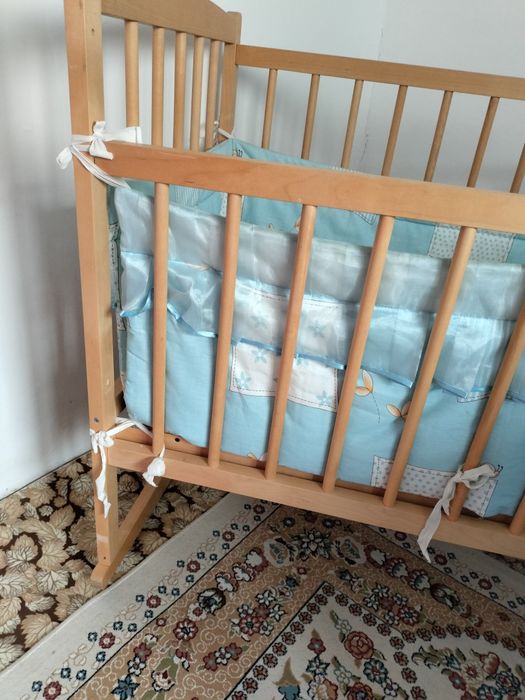 Детская кроватка