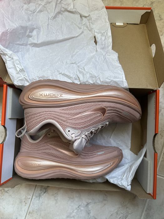 Nike Vomero Plus