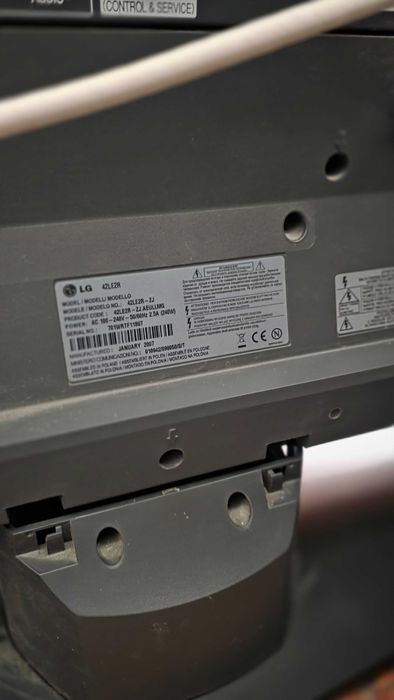 Vand tv LCD LG 42LE2R