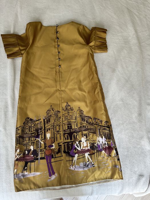 Женские платья и обувь