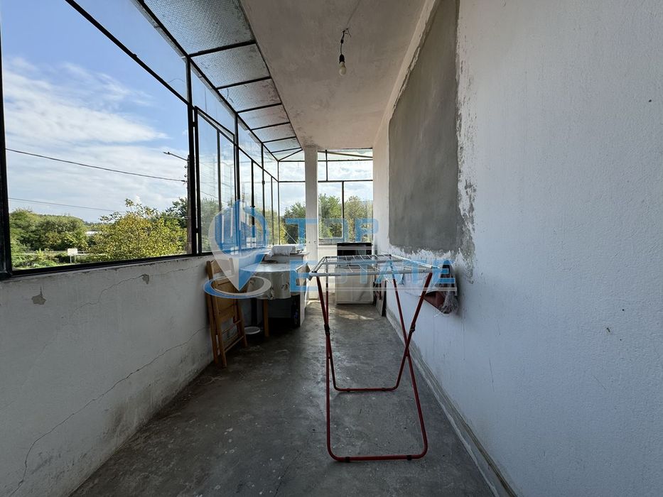 Етаж от къща с гараж в с. Поповци, област Габрово.